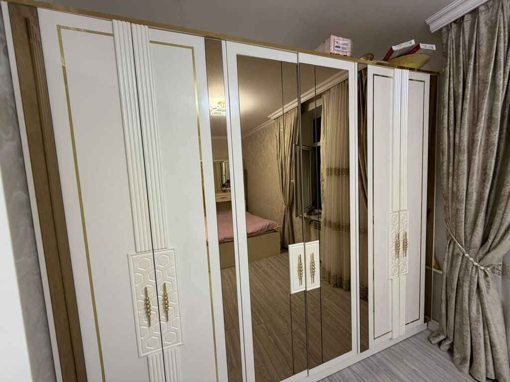 Yataq dəsti 1600 Azn satılır.Matras verilir. Taxt bazalıdır. Soft — Yataq otağı mobilya dəstləri, Digah (2)
