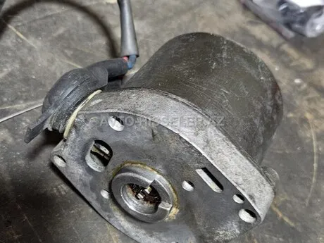 Mitsubishi Pajero ABS mühərriki — Starter Dinamo Service — Ehtiyat hissələri və aksesuarlar — Ehtiyat hissələri