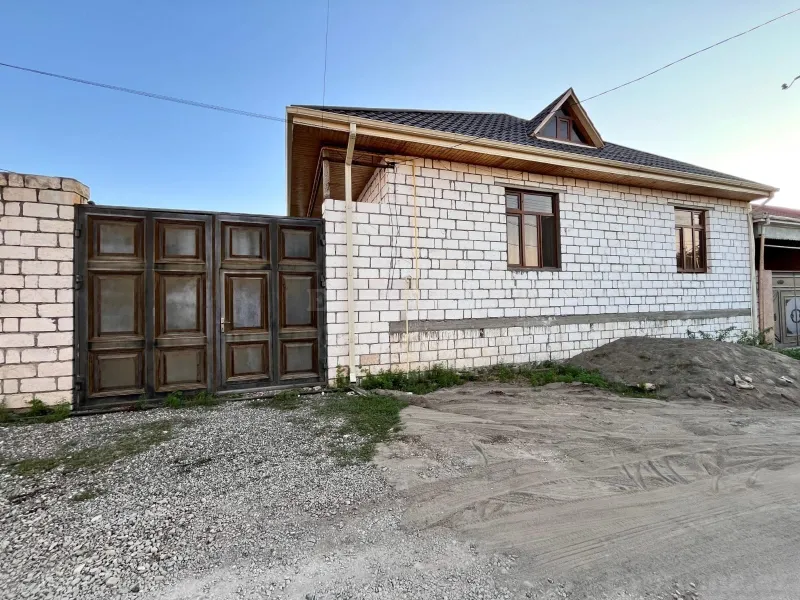 Satılır 4 otaqlı Həyət evi 130 m² Qazax — Qazax