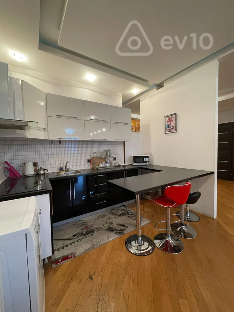3 otaqlı mənzil, 140 m², 28 May küçəsi — kirayə — Mənzil, Bakı (5)