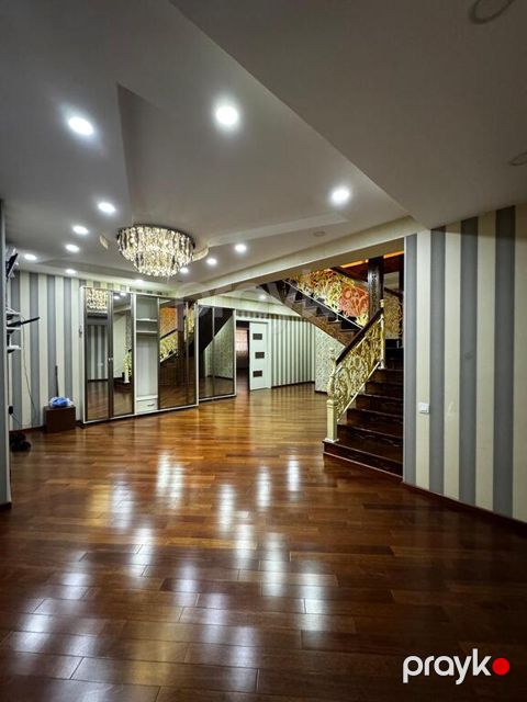 Satılır 7 otaqlı yeni tikili 550 m² — Bakı