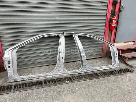 Toyota Camry yan dirəkləri — Bakı