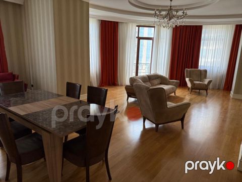 Satılır 4 otaqlı yeni tikili 210 m² — Bakı