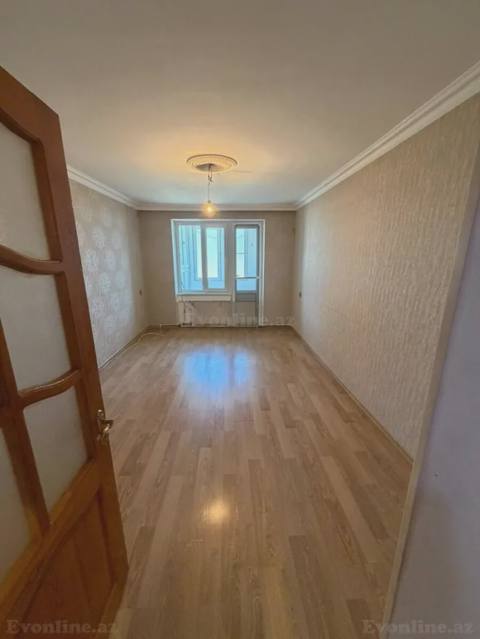 Satılır 3 otaqlı Mənzil Köhnə tikili 76 m² Bakı, Sabunçu r., Bakıxanov — ZN Əmlak — Apartment