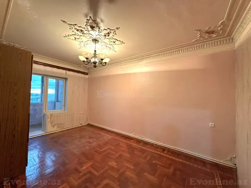 Satılır 3 otaqlı Mənzil Köhnə tikili 80 m² Bakı, Binəqədi r., Azadlıq prospekti m., 7-ci mikrorayon — Mənzil, Bakı (7)