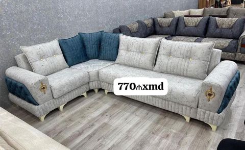 L‑şəkilli yumşaq künc divan - Rəng: açıq boz korpus, tünd mavi dekor — Sofas