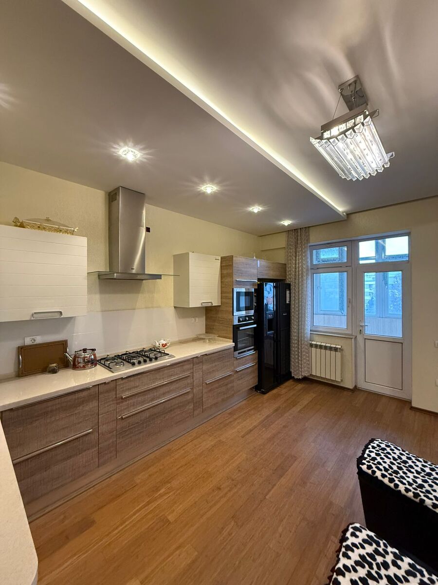 Satılır 5 otaqlı yeni tikili 200 m² — Mənzil, Bakı (11)