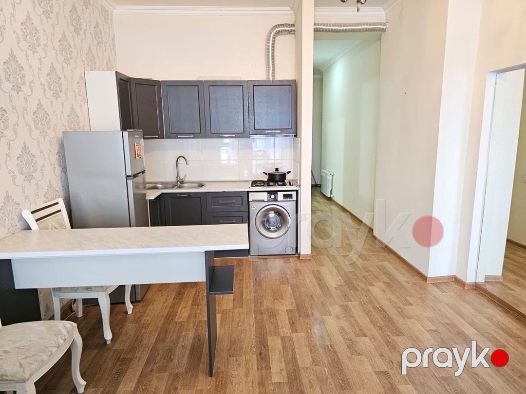 2 otaqlı mənzil kirayə verilir, 60 m², Səbayıl rayonu,İçərişəhər mt/s-na,Axundov Bağına yaxın 2otaqlı super təmirli ev kirayə verilir, Bakı — Mənzil, Bakı (6)