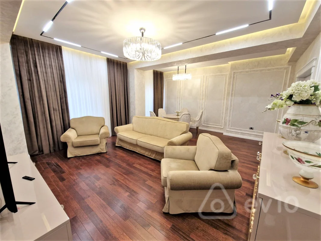 5 otaqlı mənzil, 230 m², Qarabağ atları meydanı — kirayə — Mənzil, Bakı (4)