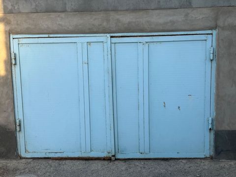 Qaraj qapisi 3/2m 350azn Zire 8313 leli — Digah