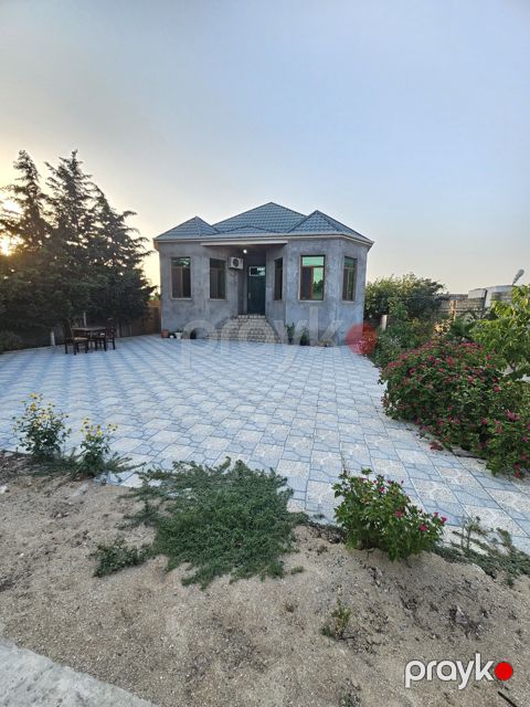 Satılır 4 otaqlı həyət evi/bağ evi 160 m² — Bakı