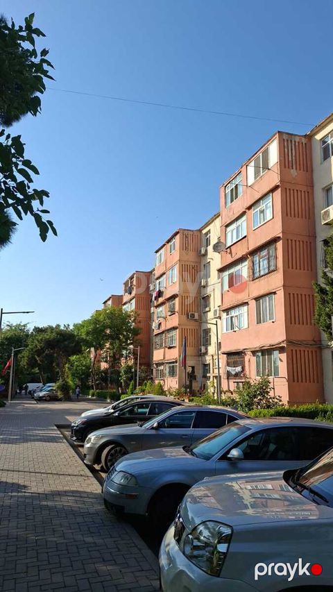 Satılır 3 otaqlı köhnə tikili 80 m² — Bakı
