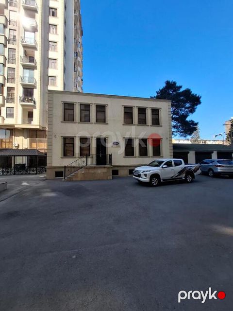 Satılır obyekt 380 m² — Bakı