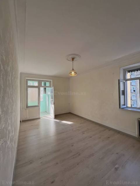 Satılır 2 otaqlı Mənzil Köhnə tikili 45 m² Bakı, Suraxanı r., Qaraçuxur — Fuad — Пәтер