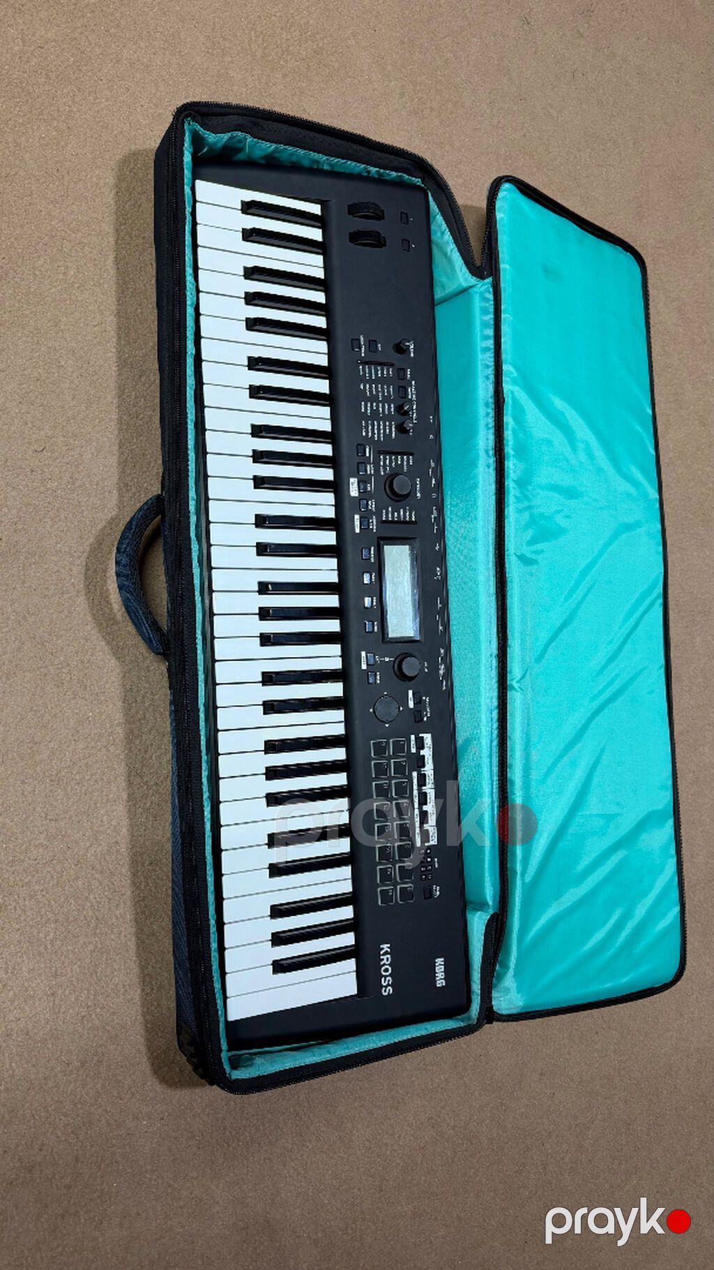 Sintezator, Korg, İşlənmiş, Ünvandan götürmə — Pianino və digər klaviş alətləri, Bakı (2)