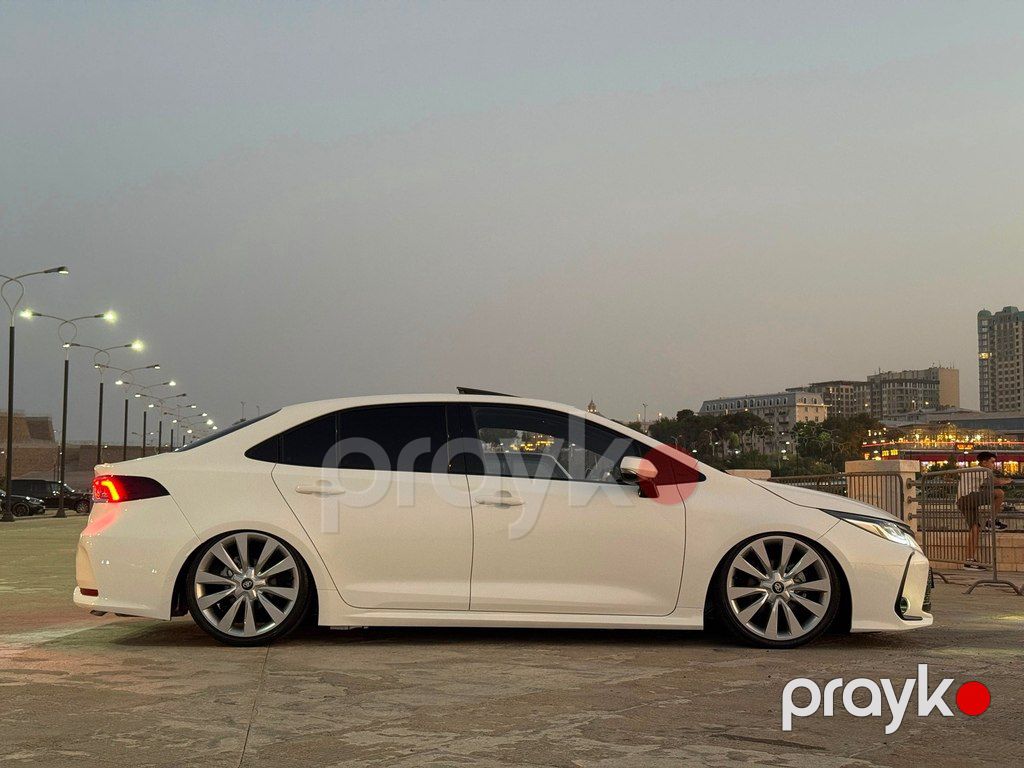 Toyota Corolla, 1.8 L, 0.85 kWh, 2025 il, 11 000 km — Avtomobillər, Bakı (11)