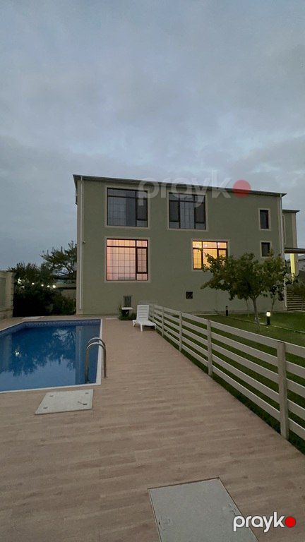 Satılır 8 otaqlı həyət evi/bağ evi 960 m² — Bakı