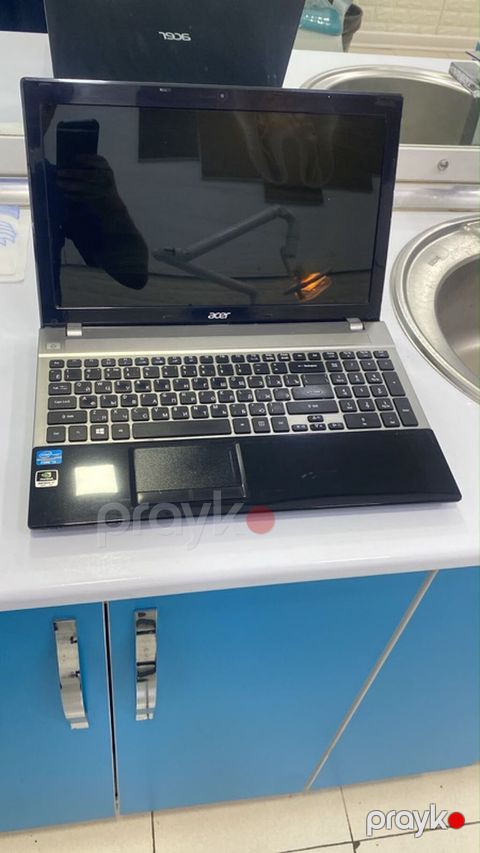 Acer noutbuk Xüsusiyyətlər: - Ekran: təxminən 15.6" - Prosessor — Digah