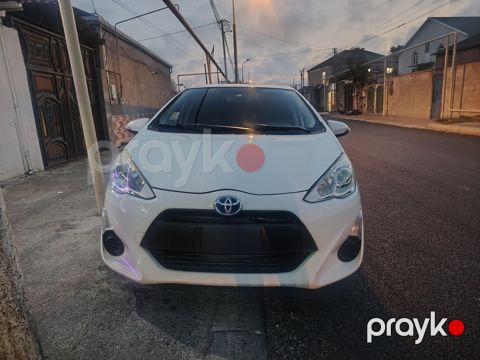 Toyota Aqua, 1.5 L, 0.87 kWh, 2017 il, 133 000 km — Bakı