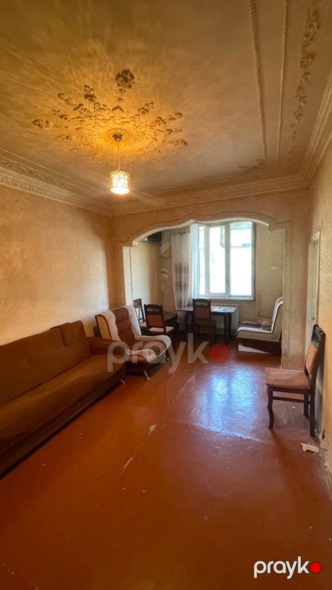 Satılır 2 otaqlı köhnə tikili 48 m² — Bakı