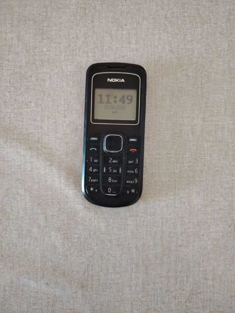 Nokia C12, 2 GB Memory Capacity, rəng - Qara, Düyməli — Bakı