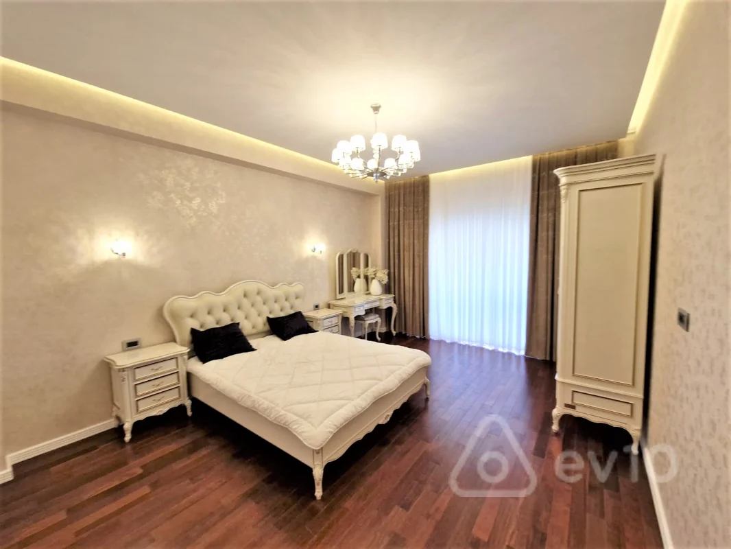 5 otaqlı mənzil, 230 m², Qarabağ atları meydanı — kirayə — Mənzil, Bakı (9)