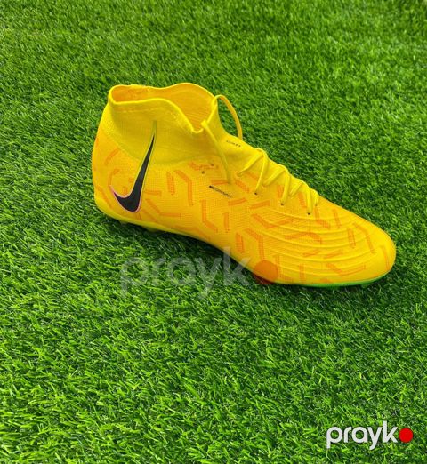 Futbol butsları, sarı, ölçü 44 — Bakı