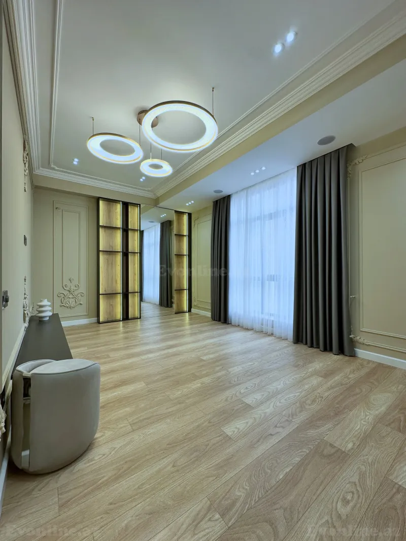 Satılır 2 otaqlı Mənzil Yeni tikili 76 m² Bakı, Nizami r., Qara Qarayev m — Bakı