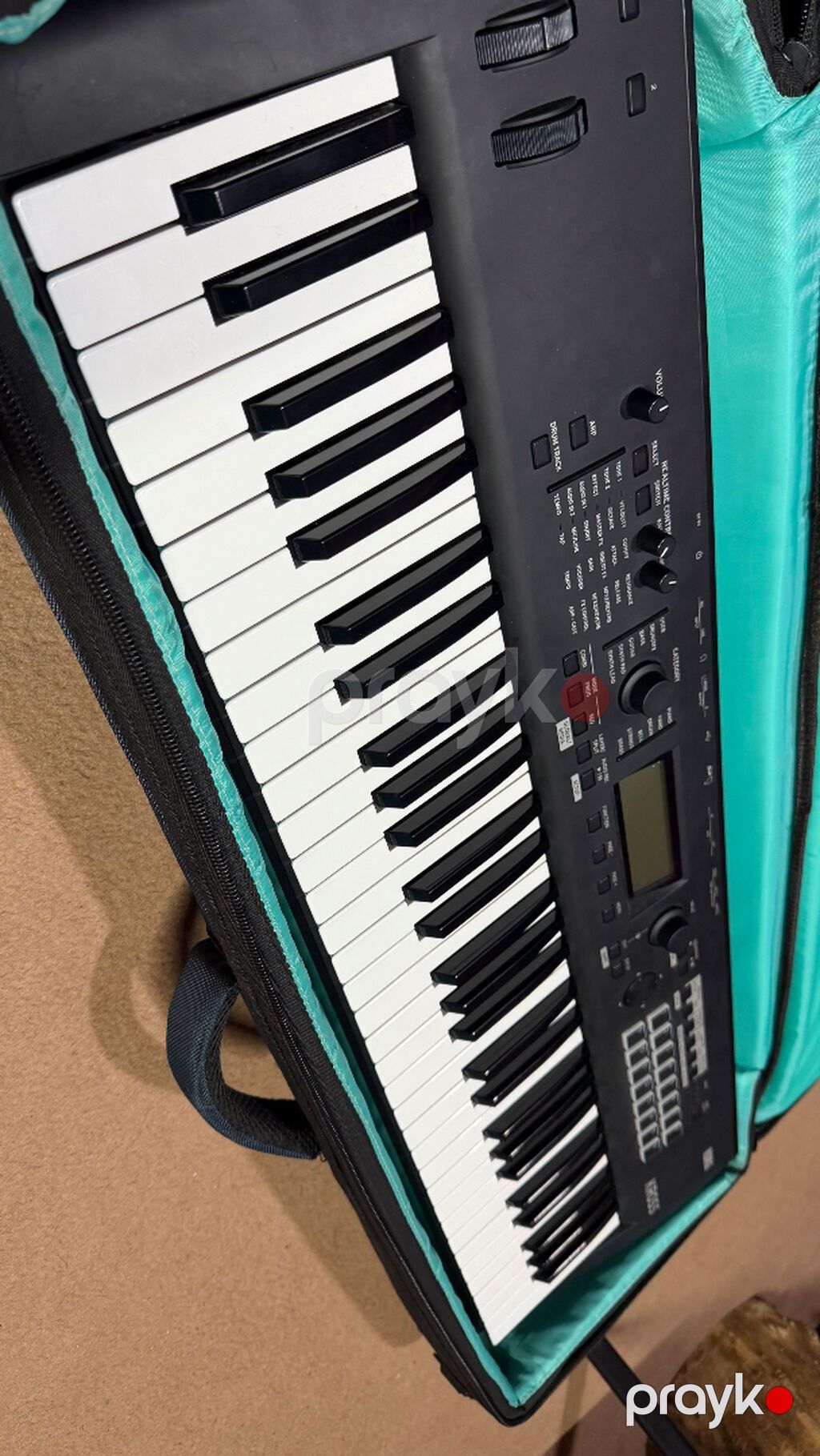 Sintezator, Korg, İşlənmiş, Ünvandan götürmə — Pianino və digər klaviş alətləri, Bakı (3)