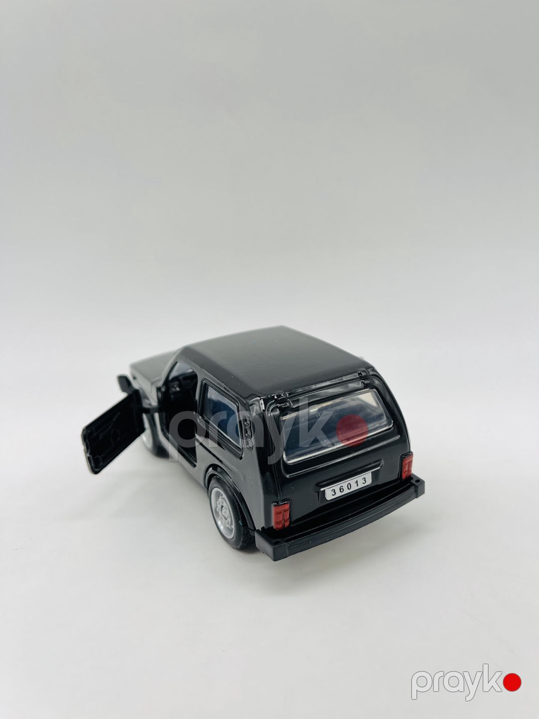 Maşın Lada Niva P-29, metal, qara — Mallar, Bakı (2)