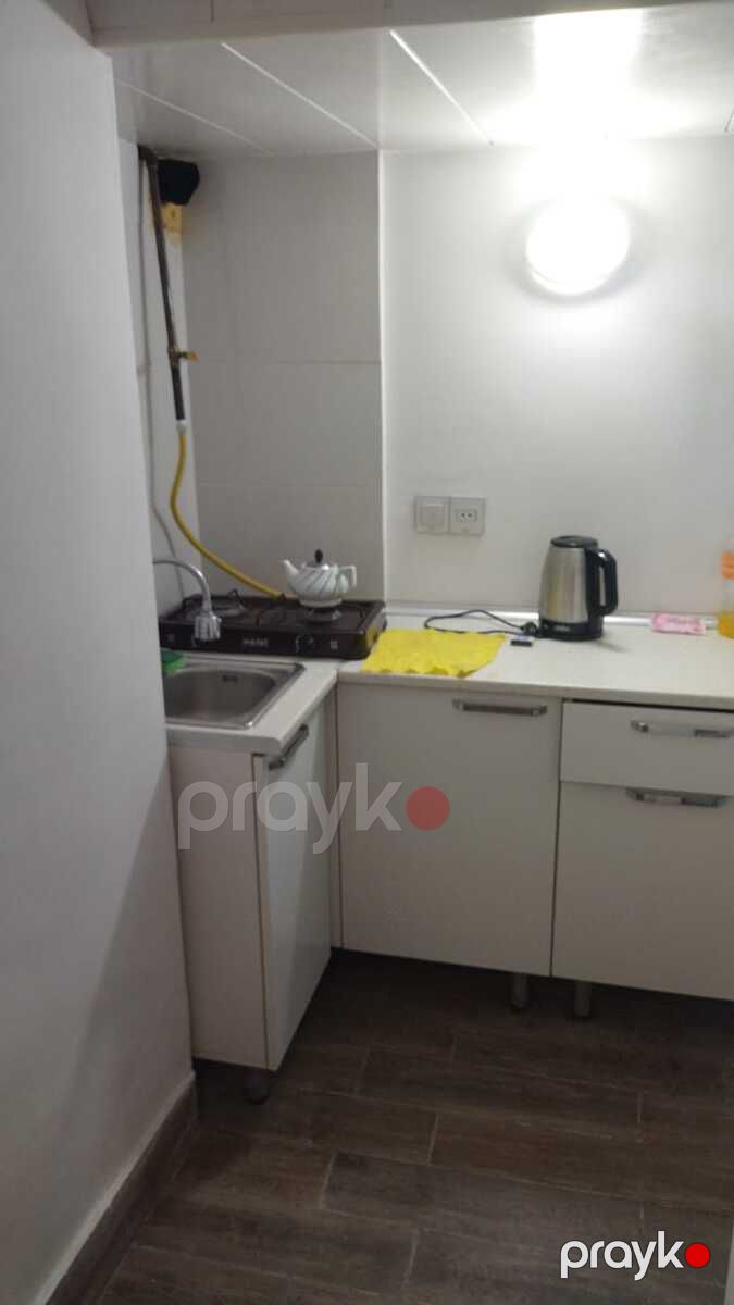 İcarəyə verilir 1 otaqlı köhnə tikili 83 m² — Mənzil, Bakı (8)