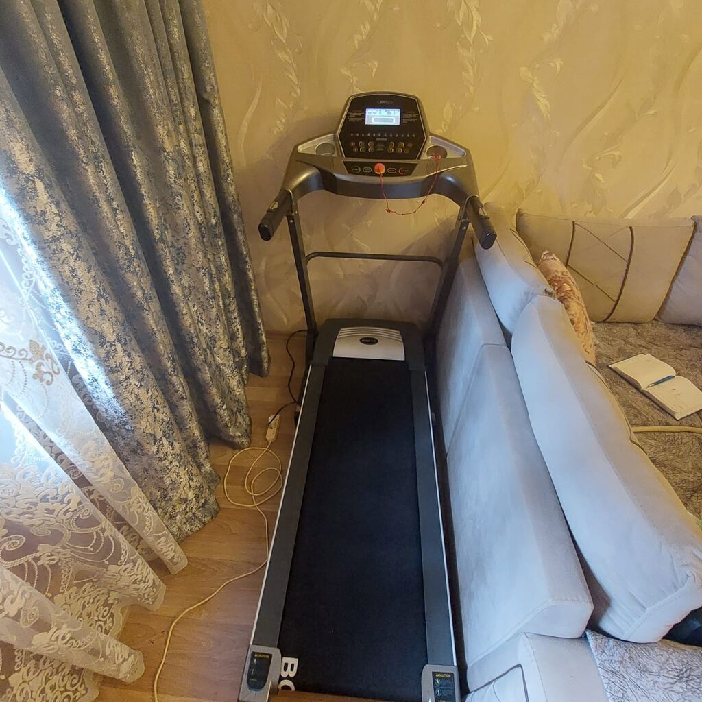 Body Fit qaçış trenajoru - Elektrikli qaçış yolu, geniş və sürüşməyən — Koşu simulyatorları, Digah (2)