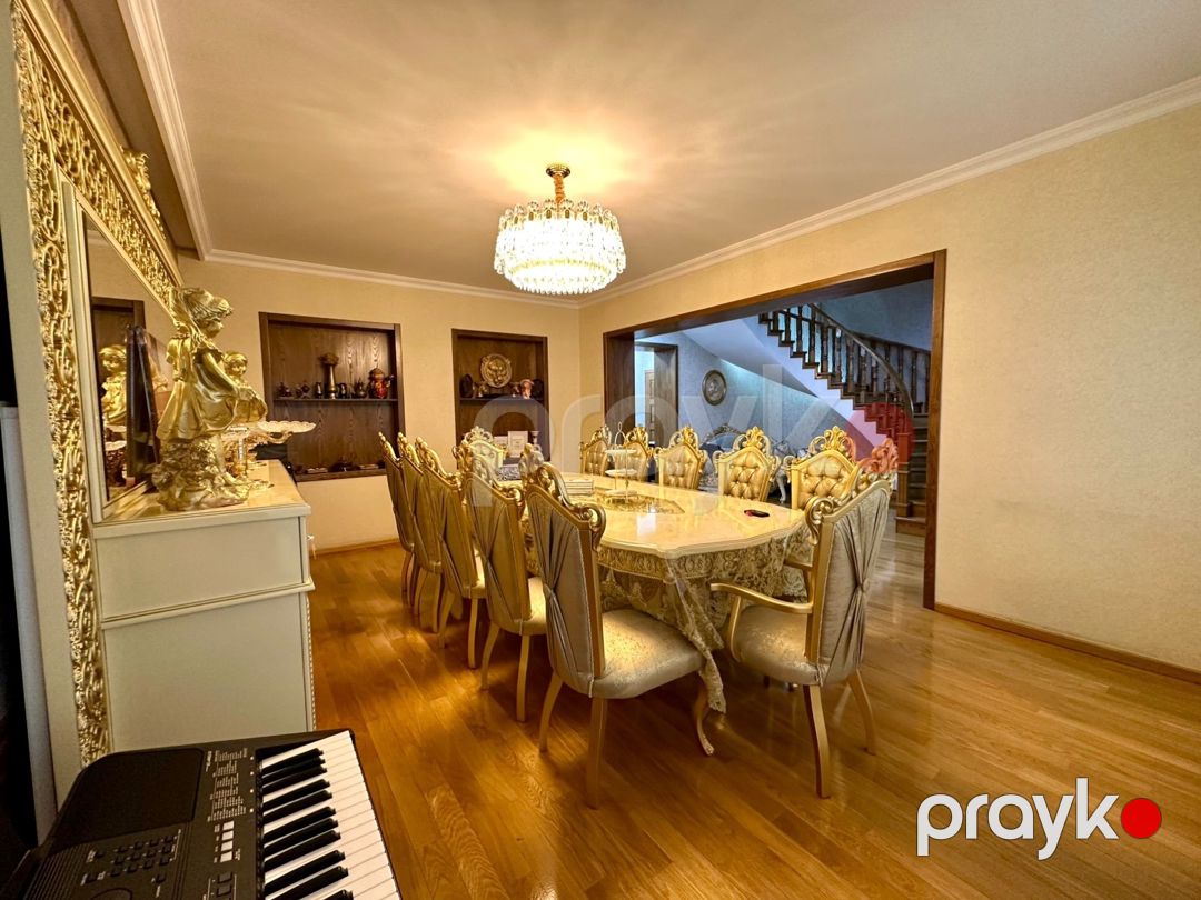 Villa, R.Rüstəmov küç — Ev, villa, Bakı (12)