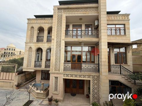 Satılır 10 otaqlı həyət evi/bağ evi 1000 m² — Bakı
