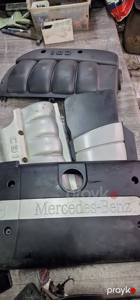 Mercedes Benz mühərrik qapağı — Bakı