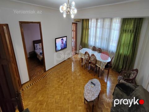 Günlük 3 otaqlı Bina evi menzil (Köhnə tikili), 95 m², Nizami rayonu — Bakı