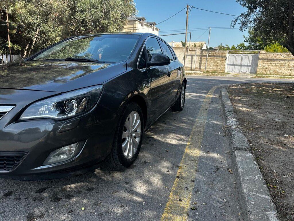 Opel Astra, 1.6 L, 2010 il, 254 000 km — Avtomobillər, Sumqayıt (12)