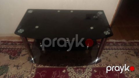 Şüşə TV stendi - Material: tünd rəngli temperli şüşə rəflər, xrom — Digah