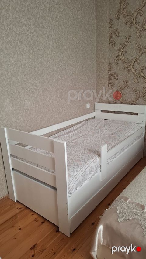Çarpayi satilir Matras daxil Qiymet 200 man Alti siyirmeli — Bakı