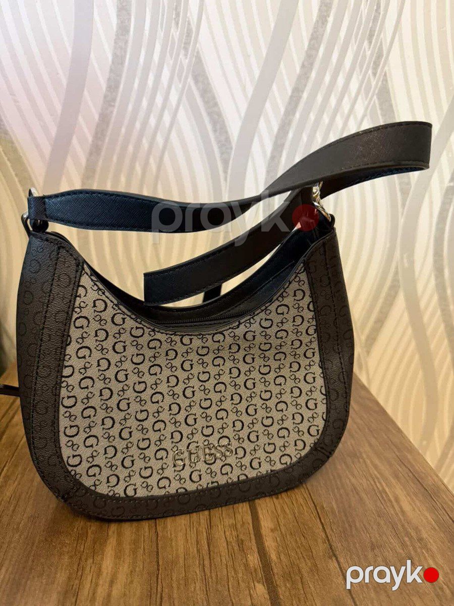 Çanta Guess — Şəxsi əşyalar, Bakı (2)