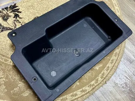 Jeep Wrangler 2019-2026 Plug-in Hibrid baqajın iç plastması vannası — Bakı