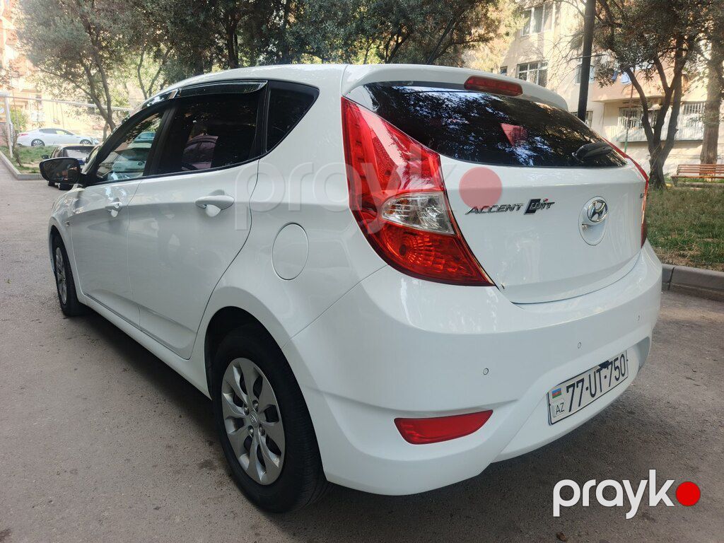 Hyundai Elantra, 1.8 L, 2015 il, 129 680 km 77-UT-750 — Avtomobillər, Bakı (6)