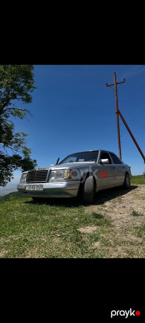 Mercedes-Benz E-Class W124 sedan - Korpus: 4 qapılı sedan, gümüş rəng — Xırdalan