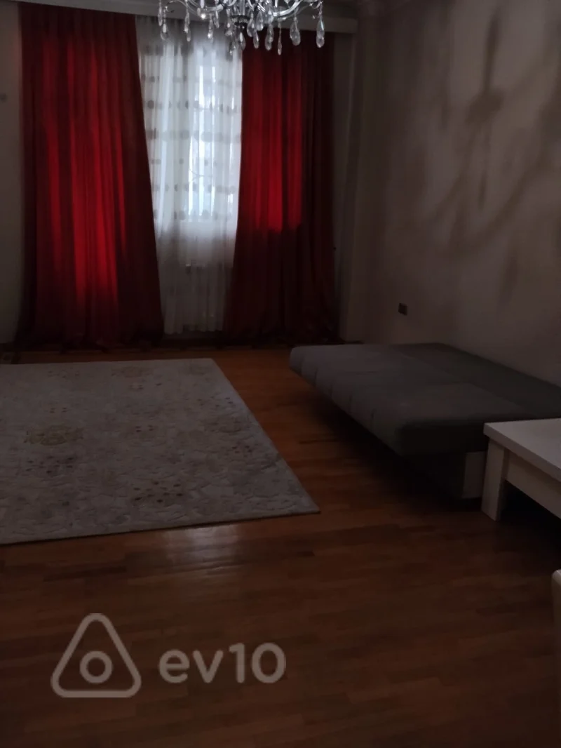 3 otaqlı mənzil, 150 m², Sabit Rəhman — kirayə — Bakı