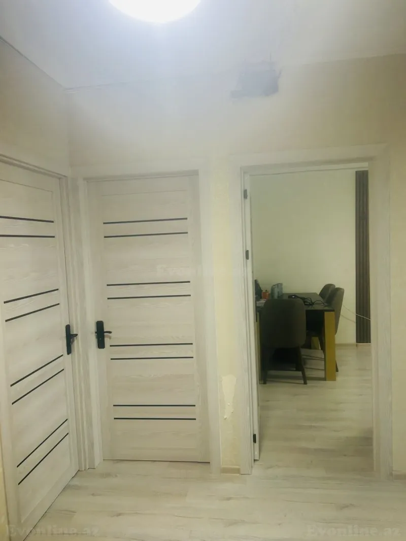 Satılır 3 otaqlı Mənzil Köhnə tikili 70 m² Bakı, Xətai r., Xalqlar Dostluğu m — Bakı
