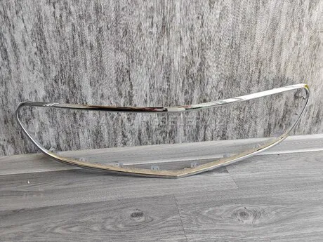 Mercedes W212 radiator barmaqlığı nikkeli — Bakı
