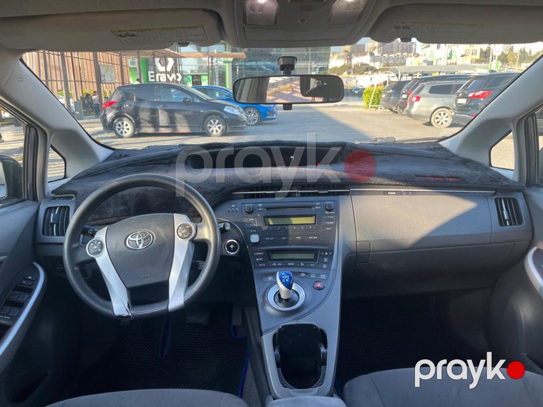 Toyota Prius, 2010 icarəsi — Avtomobil icarəsi, Bakı (5)