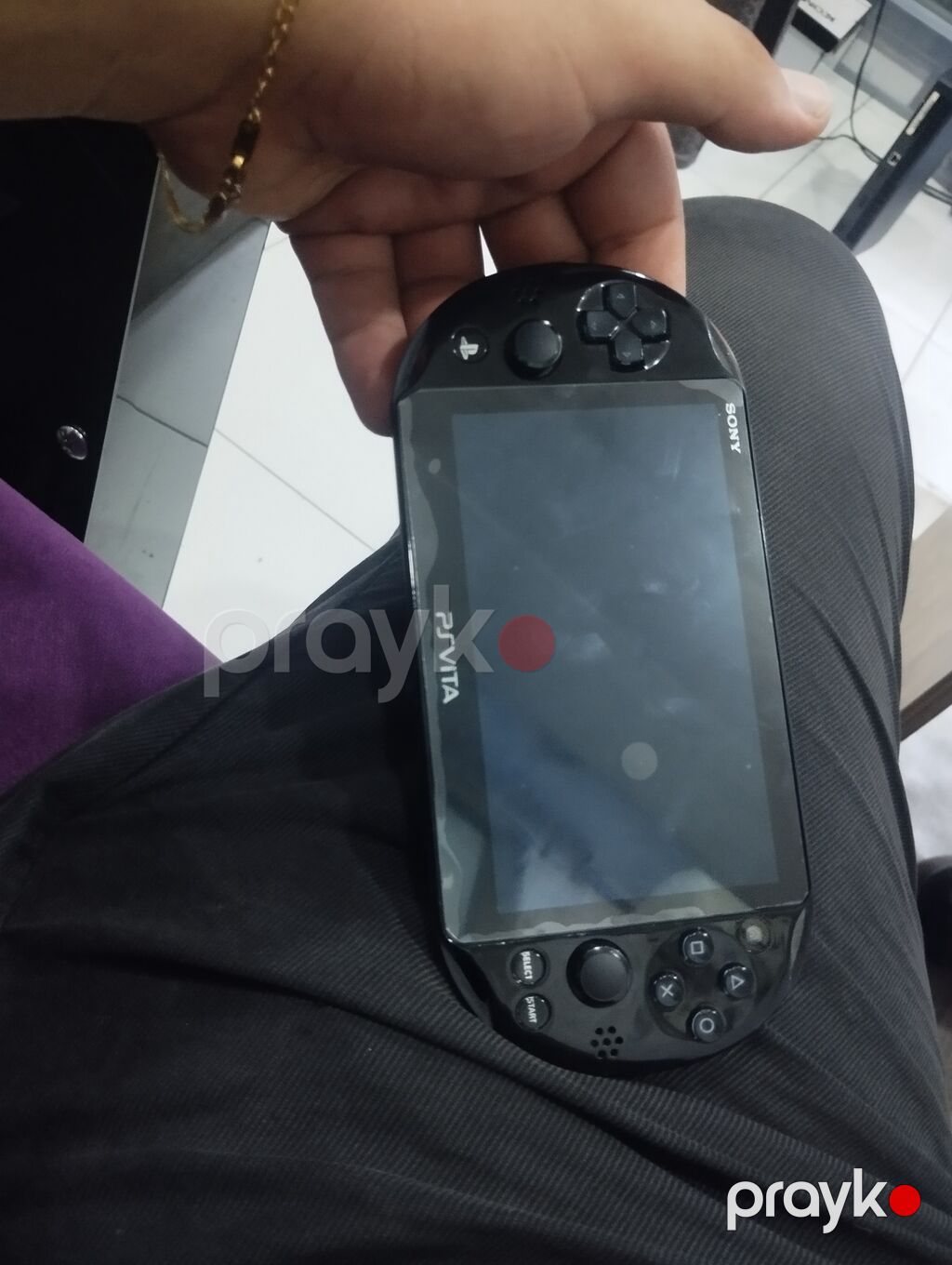 Sony PlayStation Vita (PS Vita) əl konsolu Xüsusiyyətlər: - Portativ — Portativ oyun konsoləri, Bakı (2)