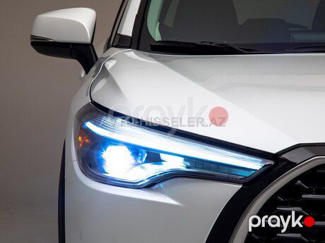 Toyota Сross farası — Bakı