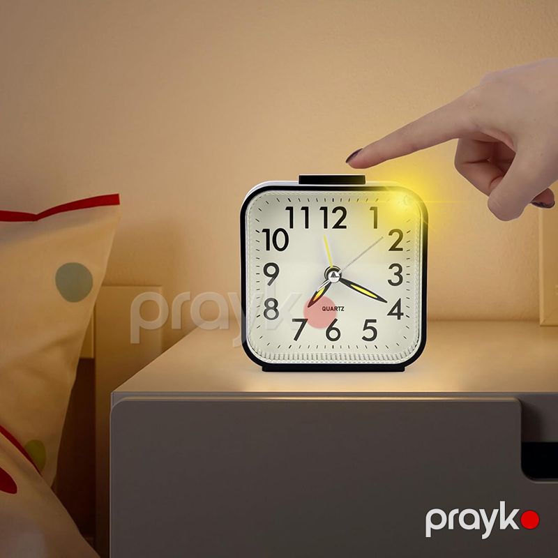 Gecə İşığı ilə Sadə Kvars Zəngli Saat, Səssiz Kiçik Yataq Saatı rengli Batareya ilə İşləyən Zəngli Saat — Mallar, Bakı (3)